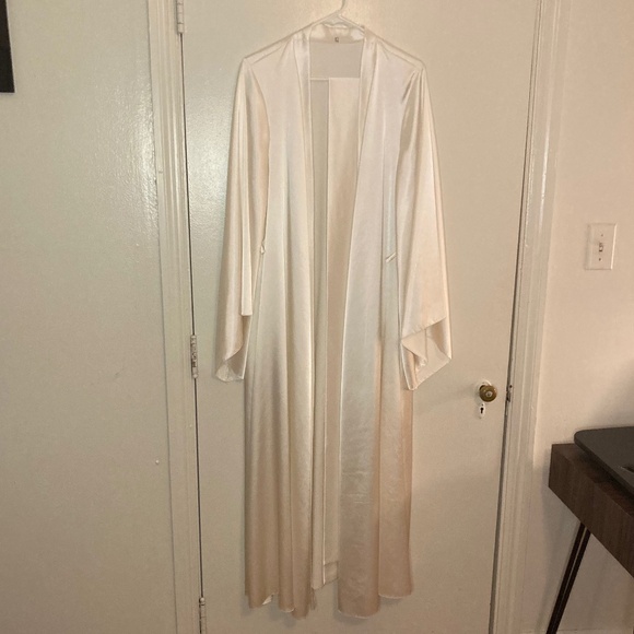 Ivory Satin Bridal Getting-Ready Robe - Picture 4 of 6